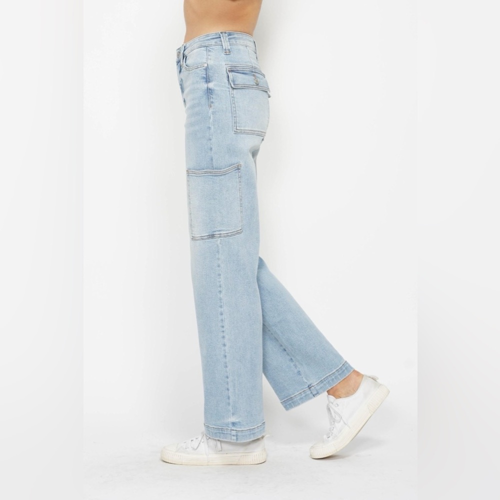 NWT Judy Blue PLUS + REG Size 90s Style High Waisted Straight Leg Cargo Jeans - Picture 2 of 8